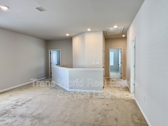 Building Photo - 2090 Ecoland Dr