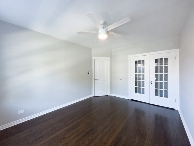 Building Photo - 5259 W Nelson St