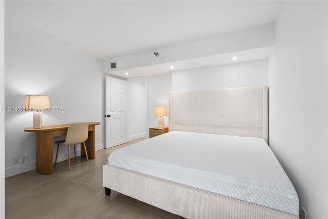 Building Photo - 3300 NE 191st St