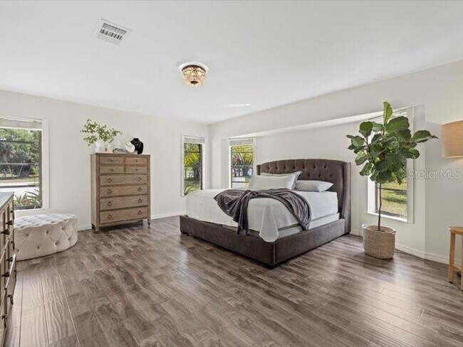 Building Photo - 15650 Prairie Creek Blvd