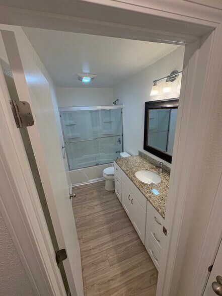 Bathroom - 4260 Clayton Rd