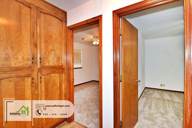 Building Photo - 1744 Kildare Dr