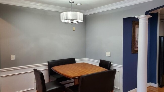 Building Photo - 1307 Stratford Commons