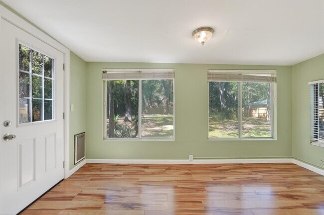 Building Photo - 12 Dawson Dr