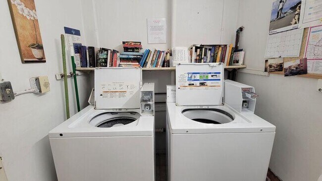 Building Photo - 101 N Birch Rd