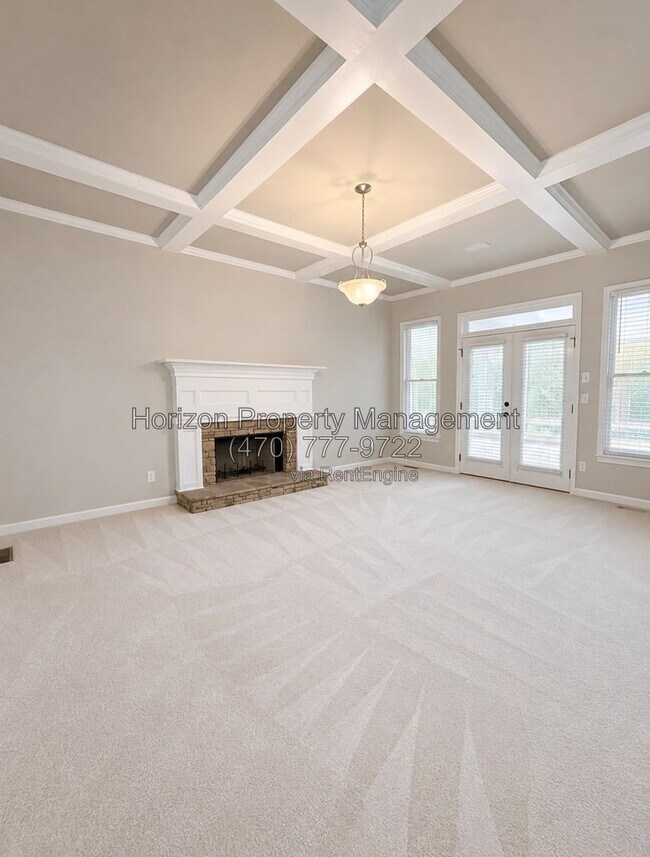 Building Photo - 3235 Bentwood Close