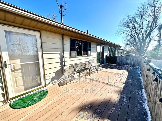 Building Photo - 1024 N 74th Ave