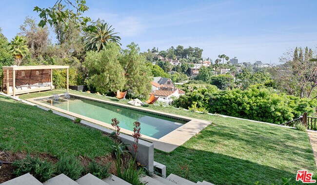 Building Photo - 6402 Ivarene Ave