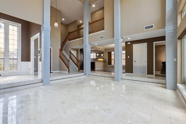 Building Photo - 6904 Peppervine Cove