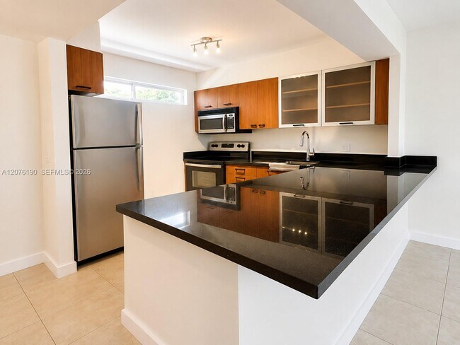 Building Photo - 650 NE 64th St