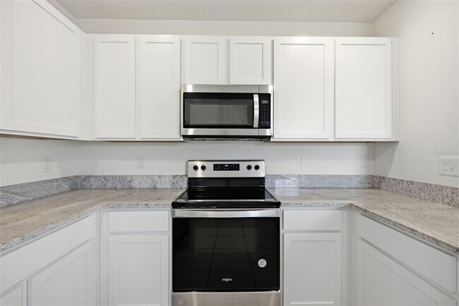 Building Photo - 34118 Jasper Stone Dr