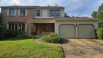 Building Photo - 38 Lancelot Ln