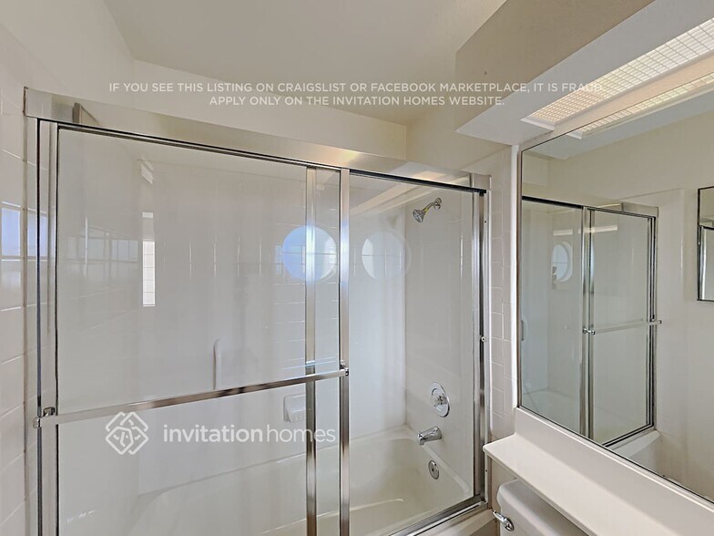 Building Photo - 4512 Crimson Leaf Dr