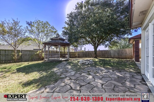 Building Photo - Charming 3-Bedroom Home with Spacious Livi...