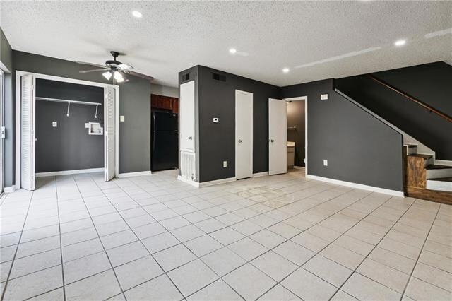 Building Photo - 241 Helen St