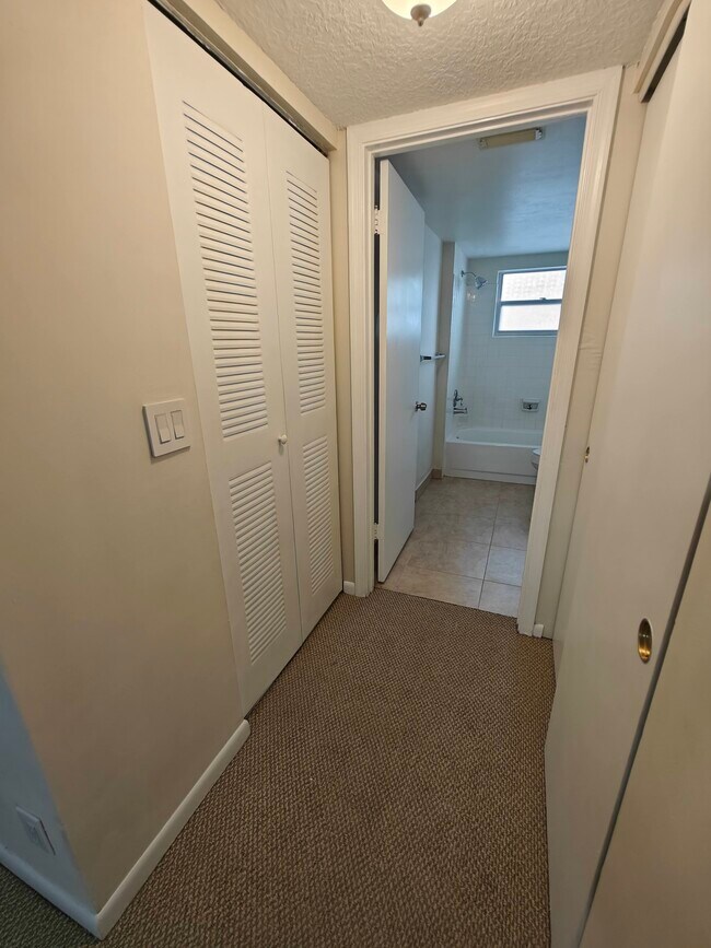 Building Photo - 8770 Royal Palm Blvd