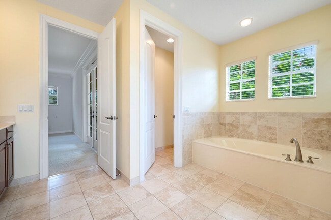 Building Photo - 1214 Merlot Dr
