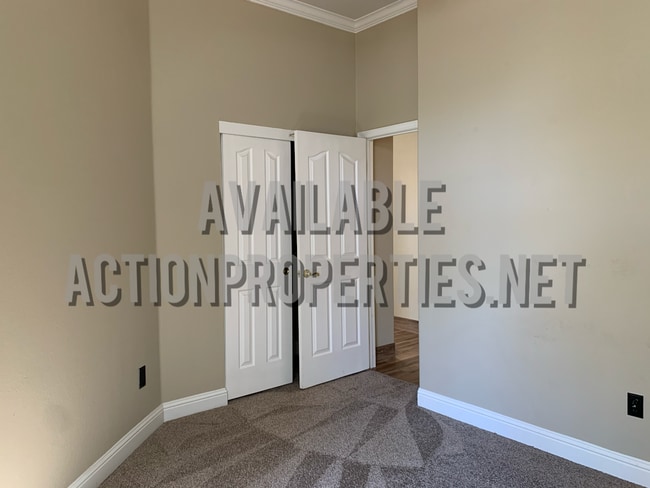 Building Photo - East Roseville Single Story, Gated Front C...