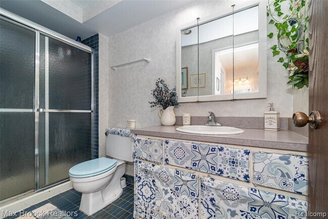 Building Photo - 862 Yorktown Ct