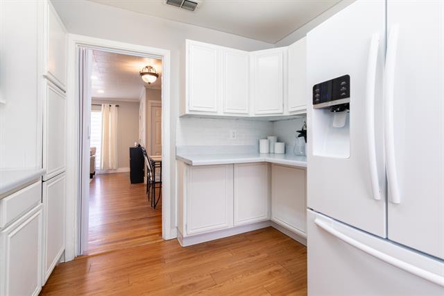 Building Photo - 1803 Oak Tree Ln