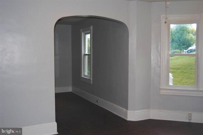Building Photo - 727 E D St
