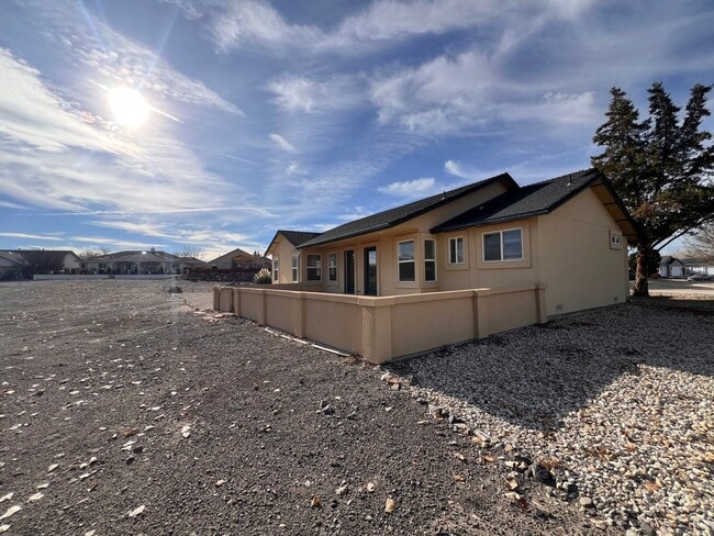 Building Photo - 3-bedroom Home in Desert Lakes Subdivision, Fernley