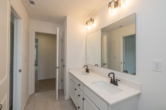 Building Photo - NEW 4BD/3BTH HOUSE- STONEBRIDGE FAIRWAYS COMMUNITY