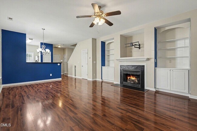 Building Photo - 233 Woodson Dr