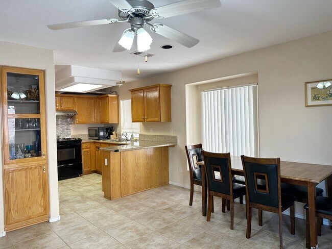 Building Photo - Beautifully Maintained Home Near Schools &...