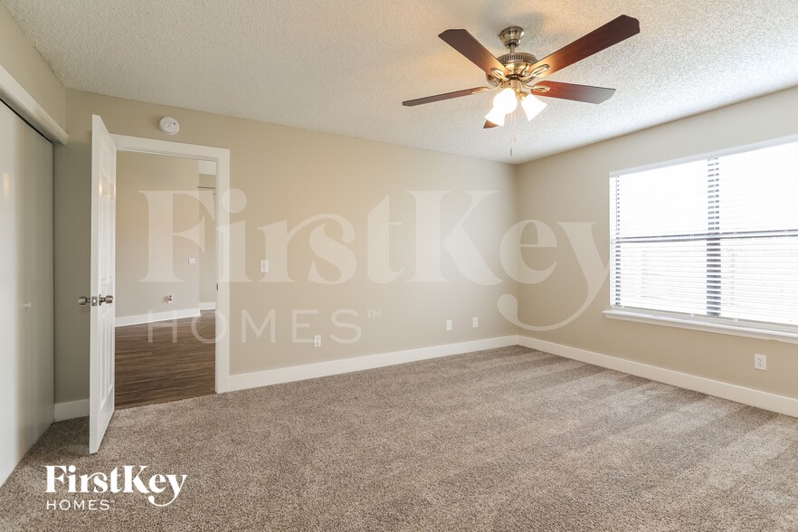 Building Photo - 8717 Irongate Dr