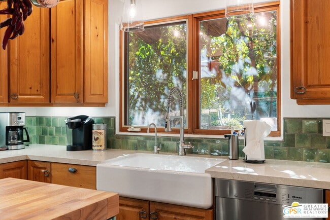 Building Photo - 72689 Beavertail St