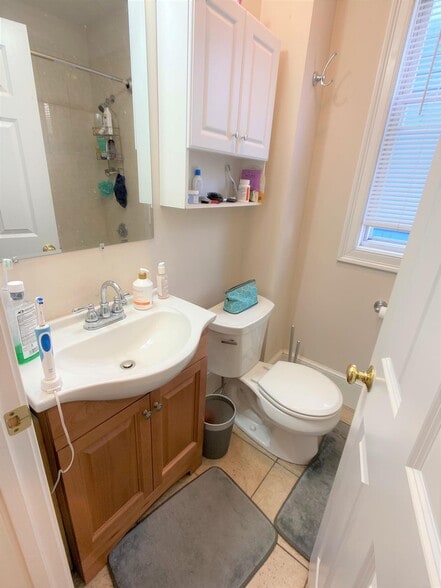 Building Photo - 15 Sargent Ave