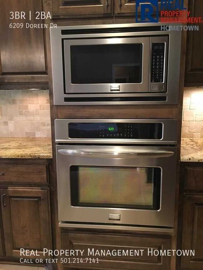 Building Photo - Magnificent 3/2 Home Tucked Away in a Beau...