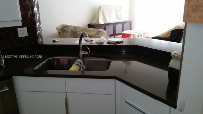 Building Photo - 10136 NW 43rd Terrace