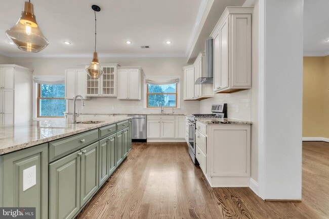 Building Photo - 6415 Bradley Blvd