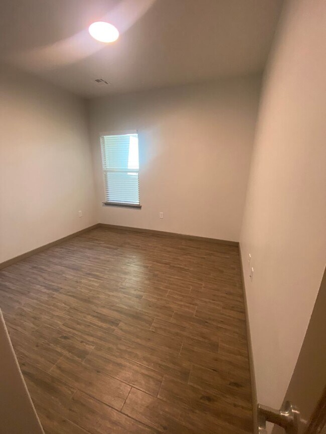 Building Photo - 4027 Apache Pine Pl