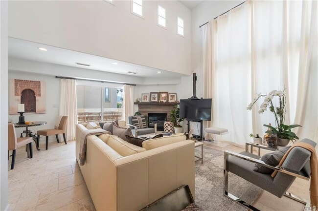 Building Photo - 1206 S Catalina Ave