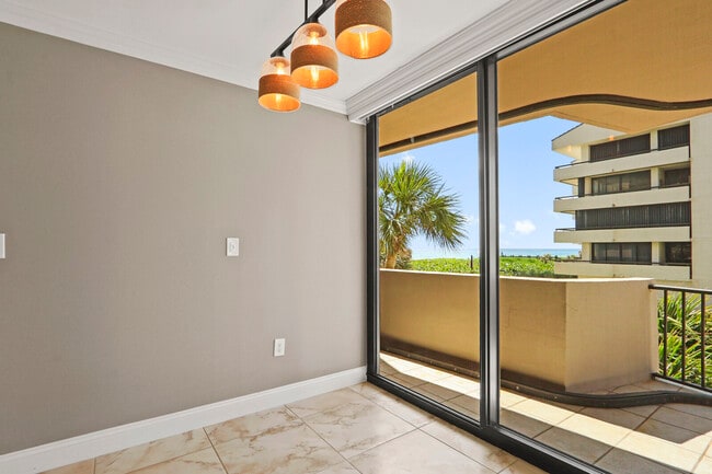 Building Photo - 4200 N Ocean Dr