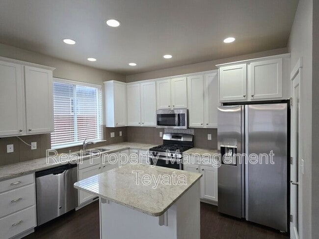 Building Photo - 4746 Hadley St