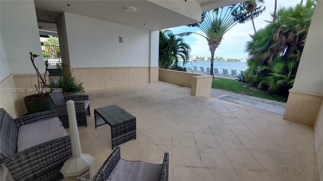 Building Photo - 7545 E Treasure Dr
