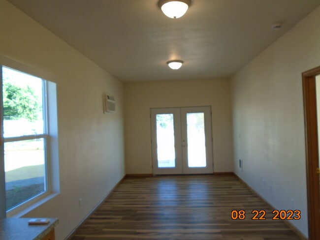 Building Photo - 632 N 4th St