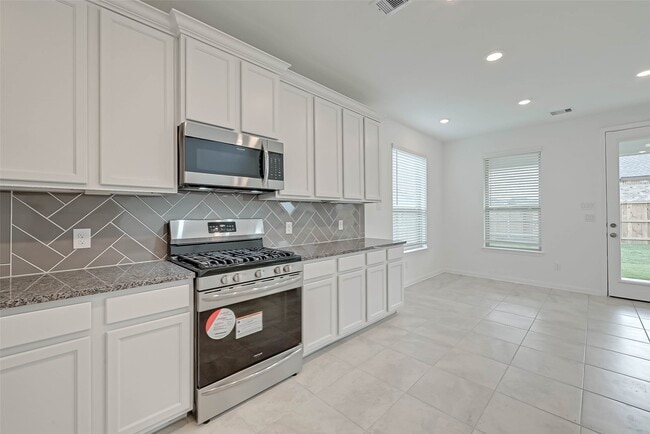 Building Photo - 4936 Sierra Ridge Dr