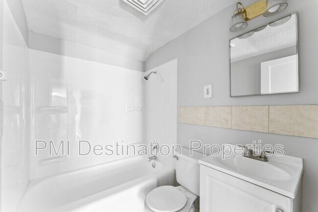 Building Photo - 9408 East 23rd St S