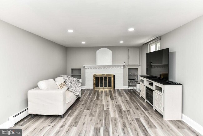 Building Photo - 3529 Woodburn Rd