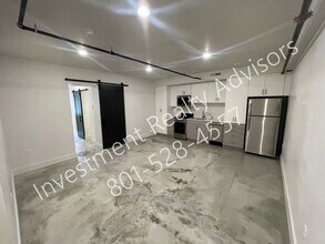 Building Photo - 1172 Graystone Way