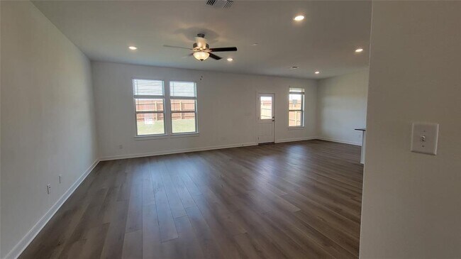 Building Photo - 440 Bristlecone Bend