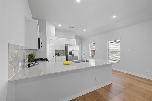 Building Photo - 908 Pne Bch Dr