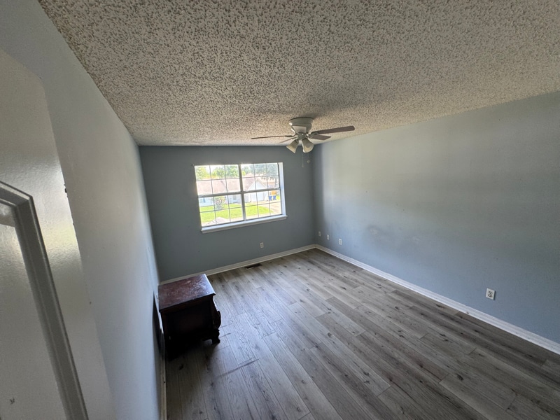 Building Photo - 33 Park Cir