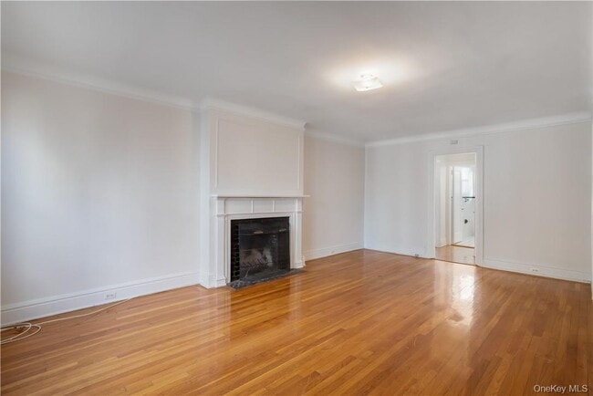 Building Photo - 250 Martine Ave