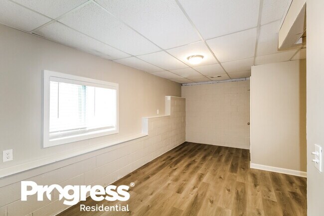 Building Photo - 3375 Revere Cir